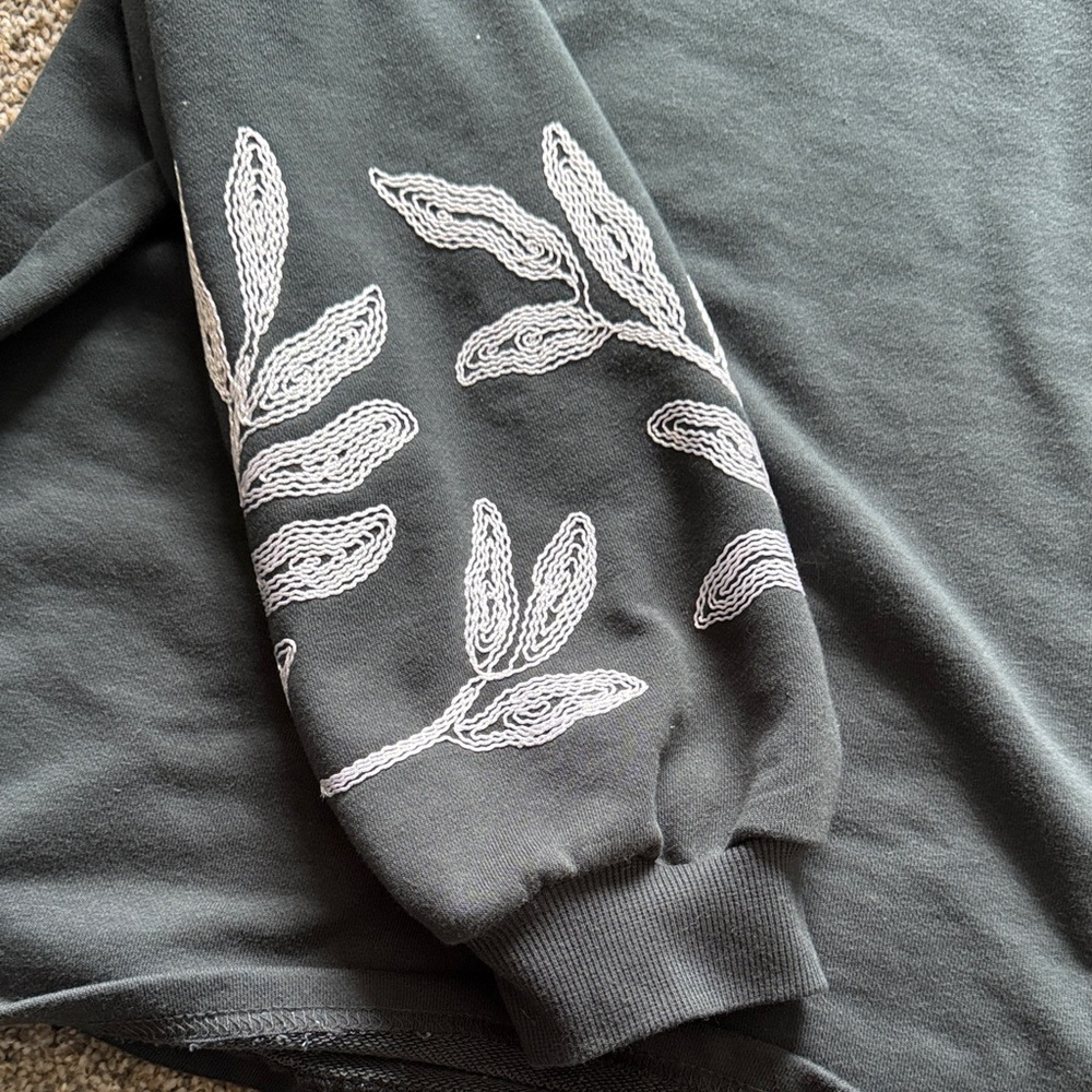 Dark Green Leaf Pattern Sweatshirt - image 3